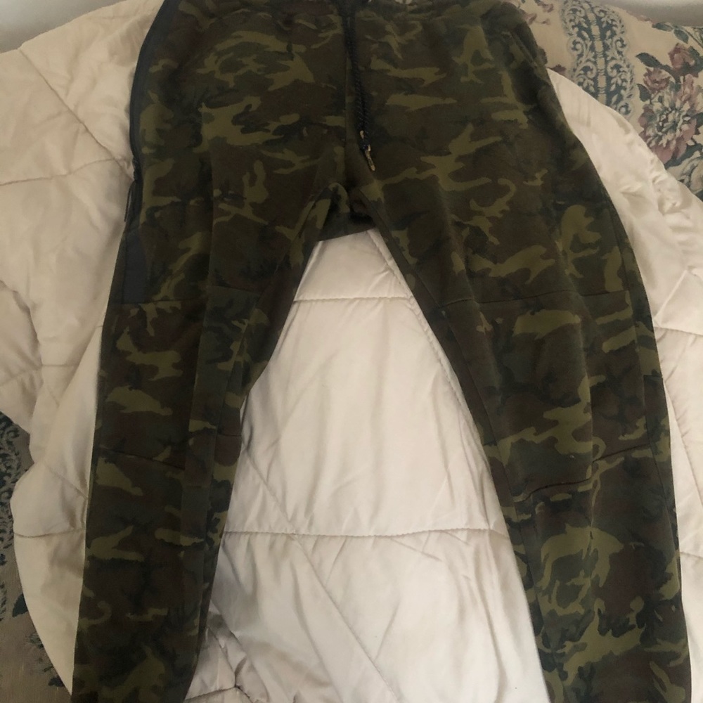Nike tech fleece camo